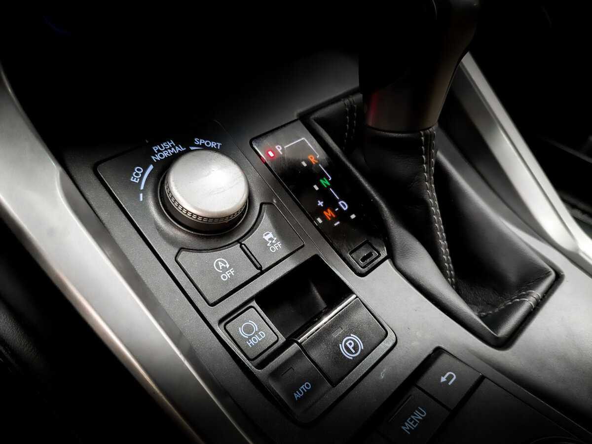 Б/У Лексус Н-Икс 2016 года. Фото: #24