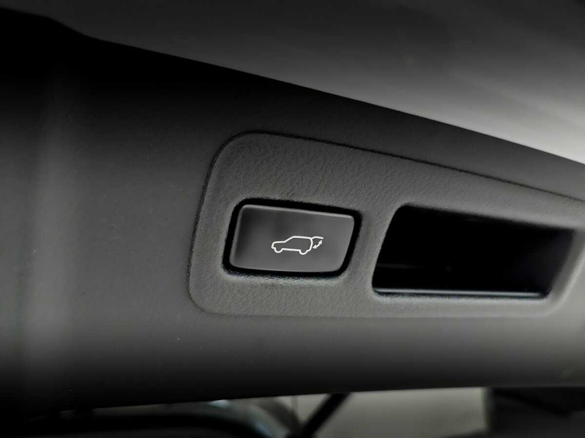 Б/У Лексус Н-Икс 2016 года. Фото: #26