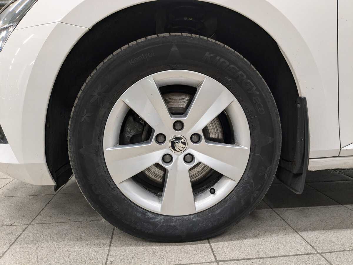 Б/У Шкода Суперб 2020 года. Фото: #12