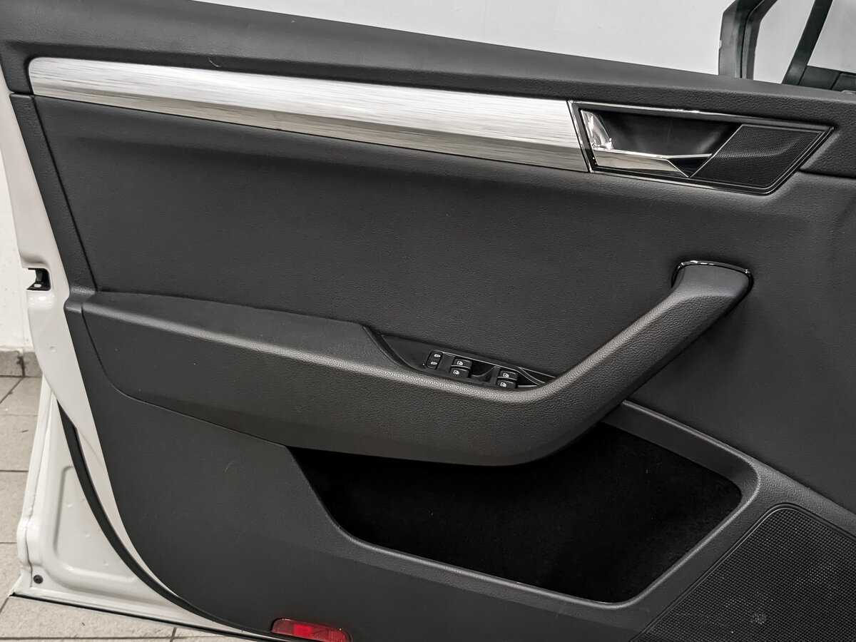 Б/У Шкода Суперб 2020 года. Фото: #19