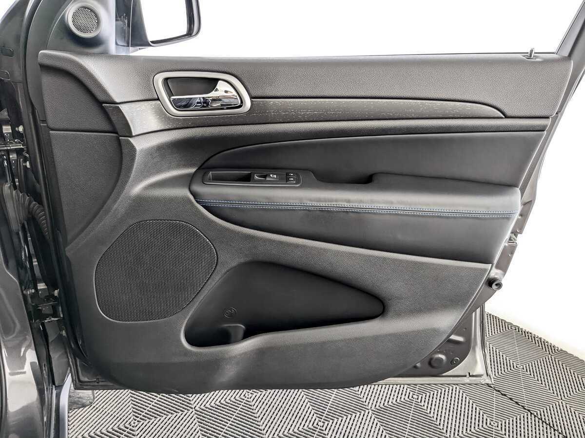 Б/У Джип Гранд Чироки 2018 года. Фото: #23