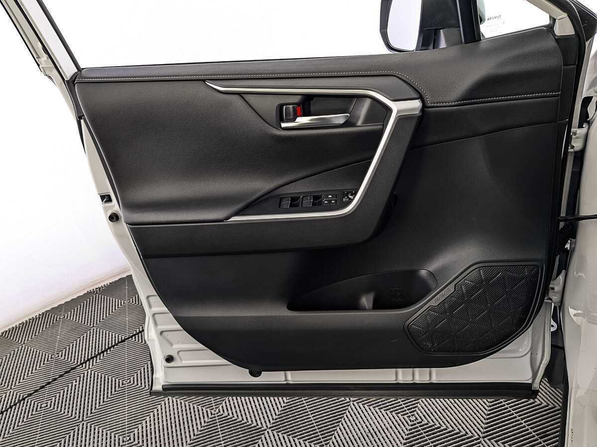 Б/У Тойота Рав4 2021 года. Фото: #16