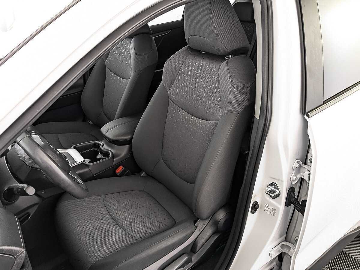 Б/У Тойота Рав4 2021 года. Фото: #17