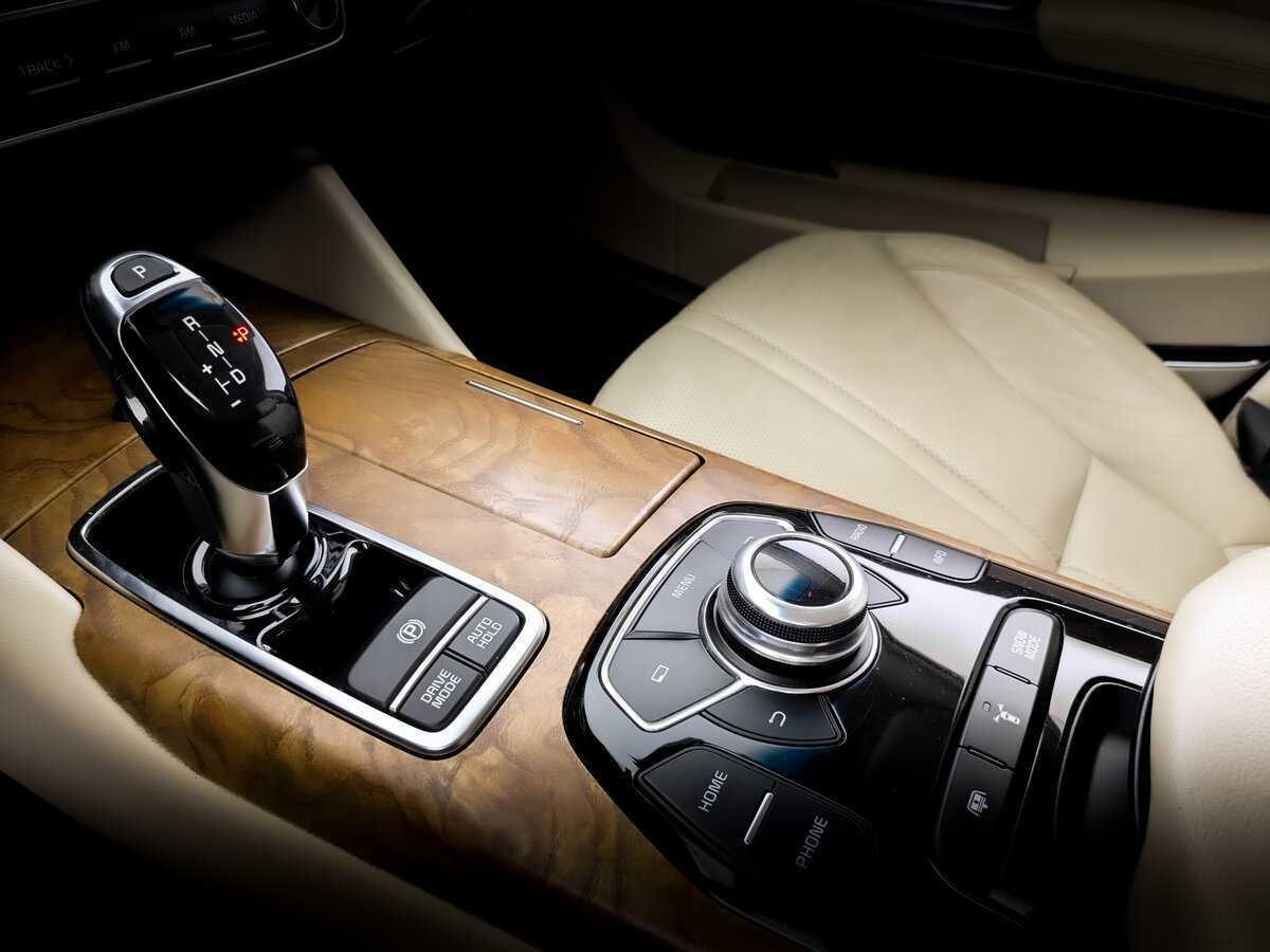 Б/У Киа Куорис 2013 года. Фото: #28