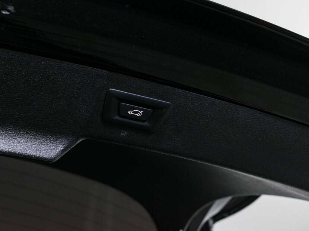 Б/У БМВ Икс6 2018 года. Фото: #7