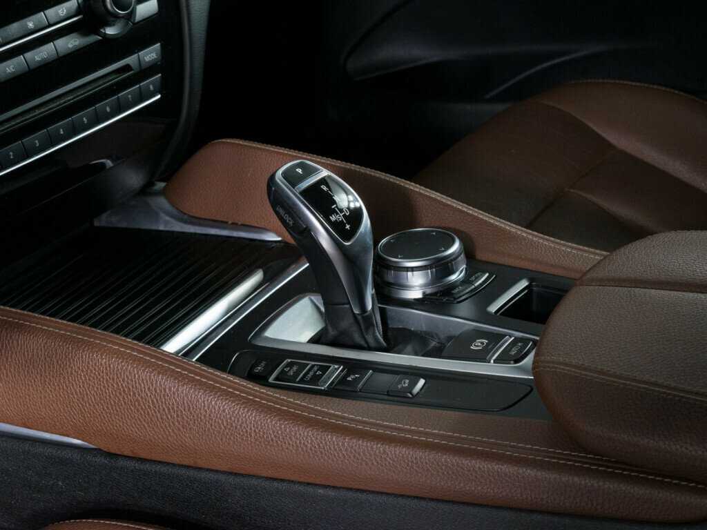 Б/У БМВ Икс6 2018 года. Фото: #14