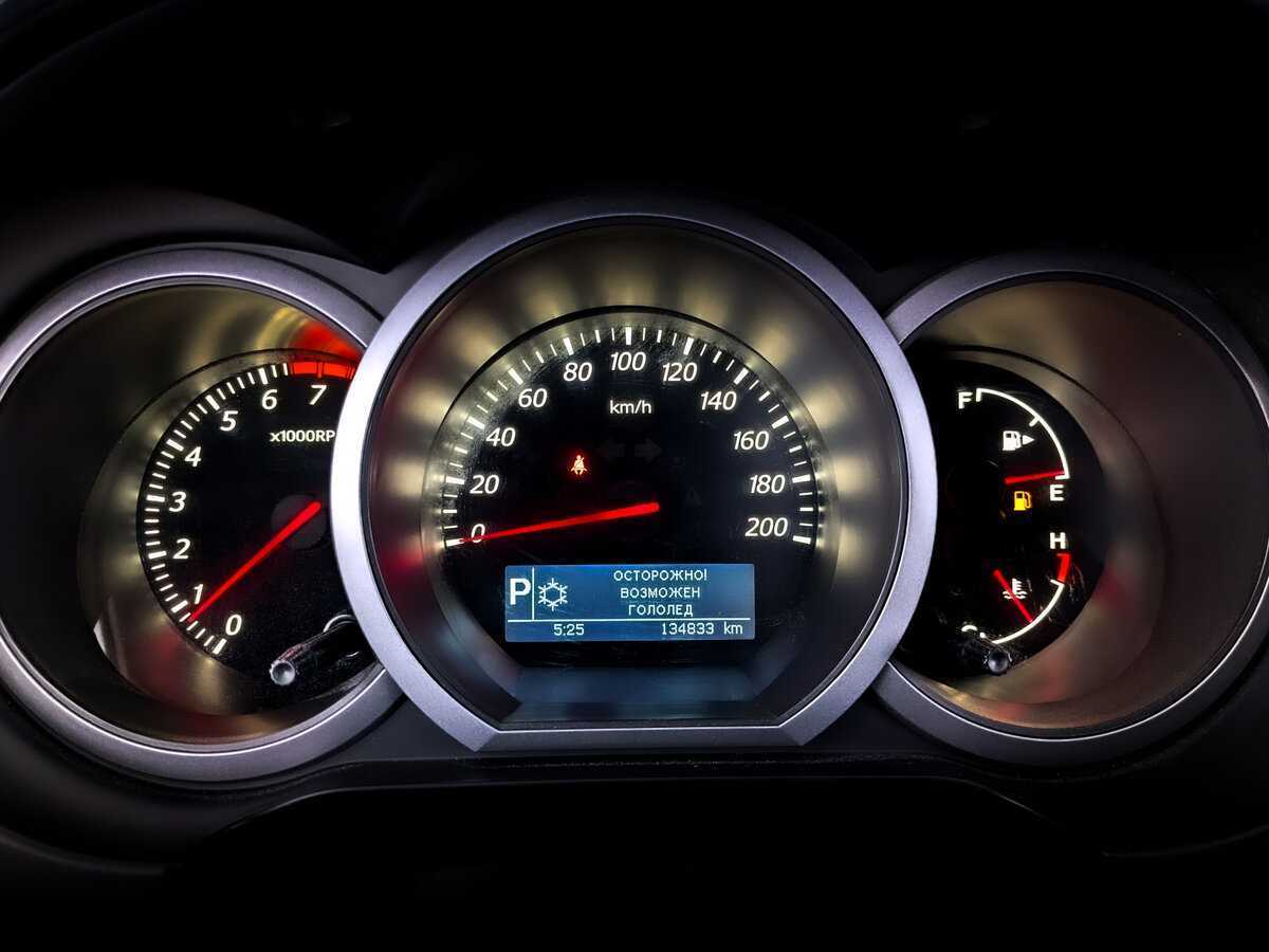 Б/У Сузуки Гранд Витара 2010 года. Фото: #12