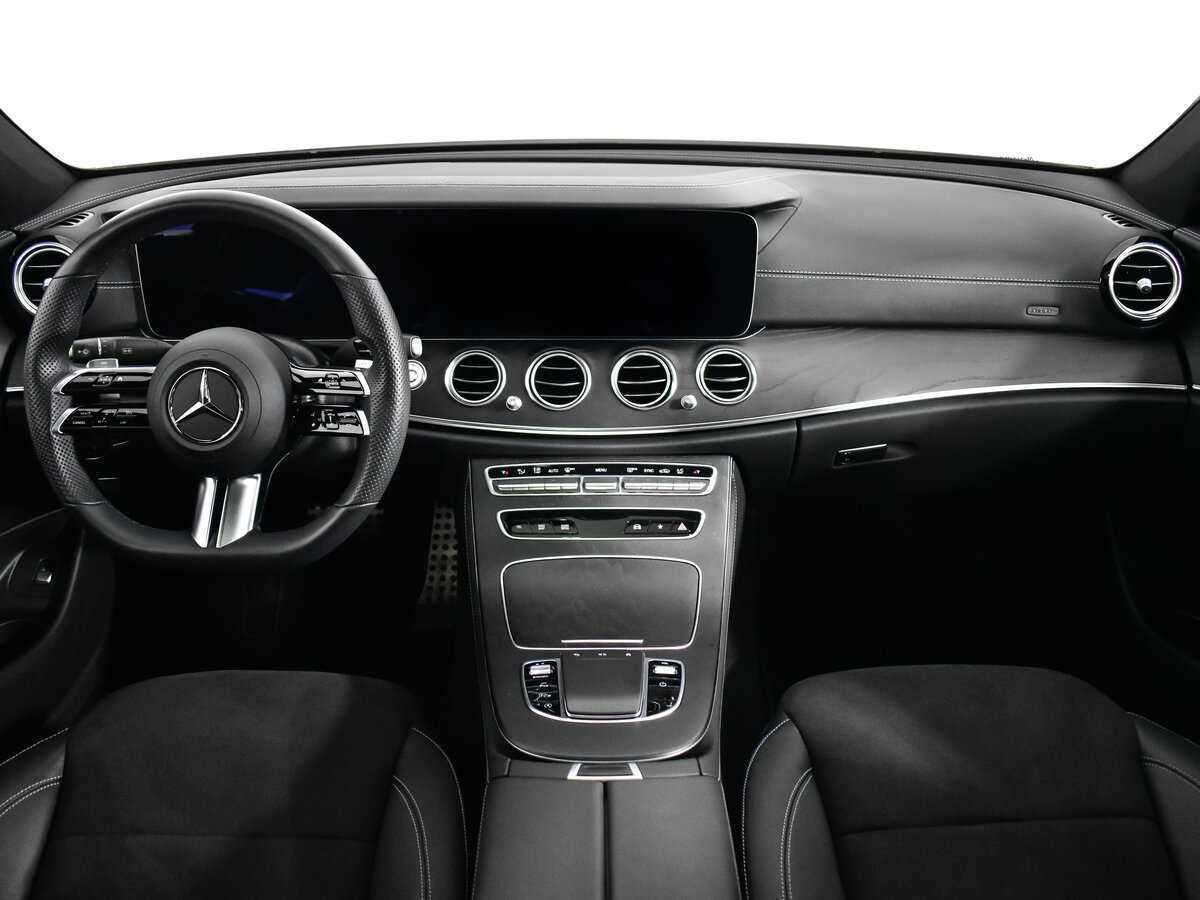 Б/У Мерседес-Бенц Е-Класс 2021 года. Фото: #10