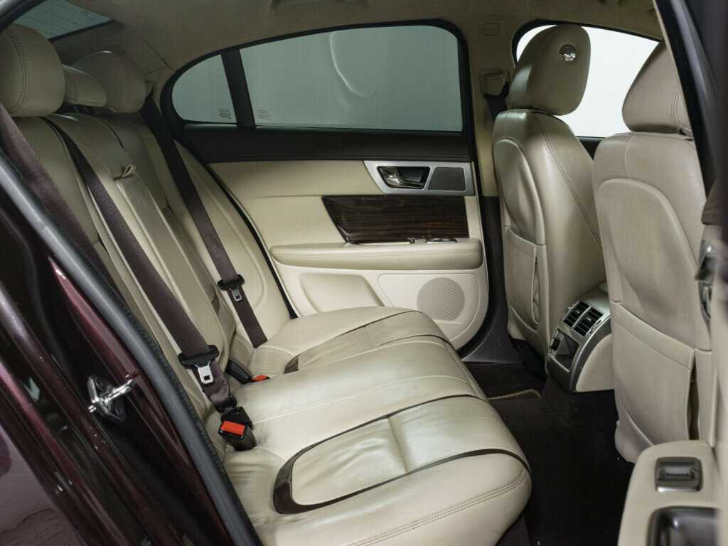 Jaguar XF 2011 года с пробегом. Фото: #9