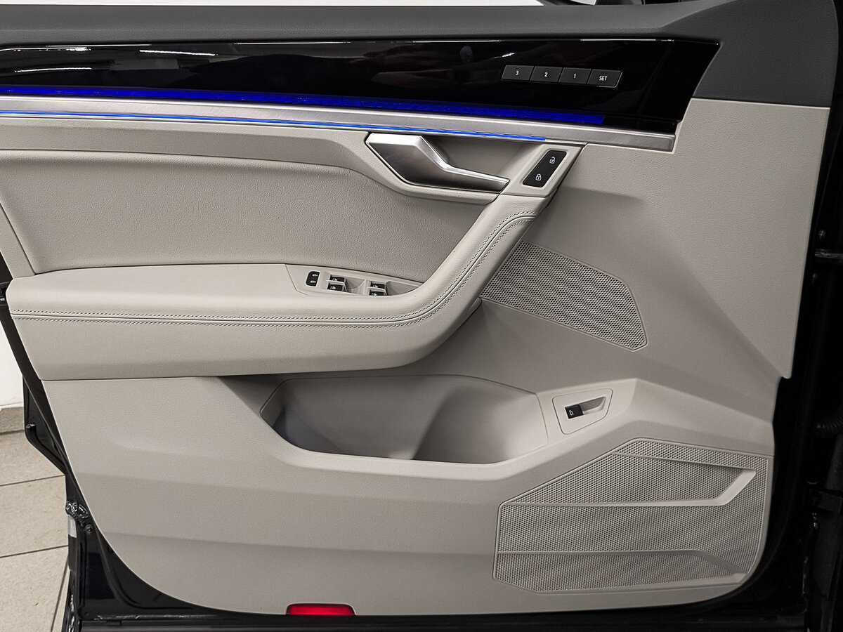 Б/У Фольксваген Туарег 2020 года. Фото: #18