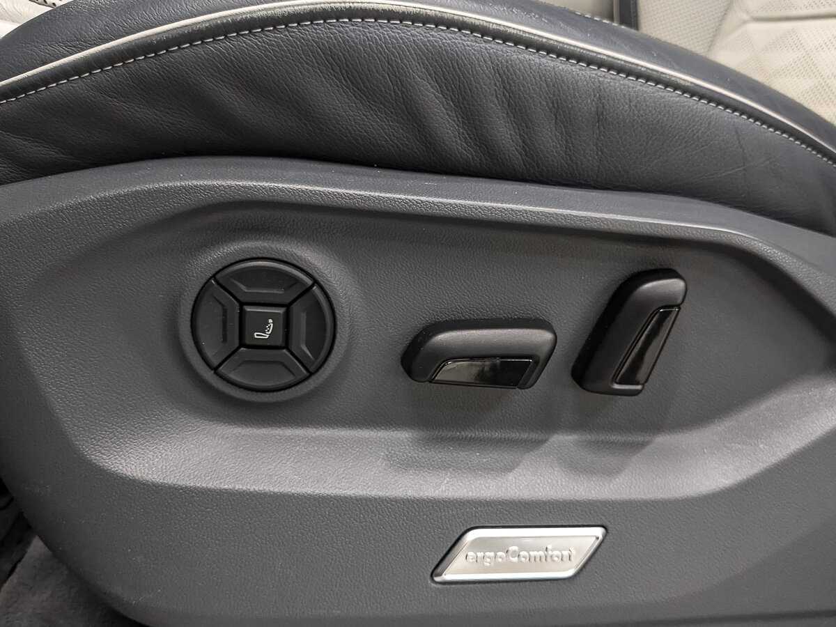 Б/У Фольксваген Туарег 2020 года. Фото: #25