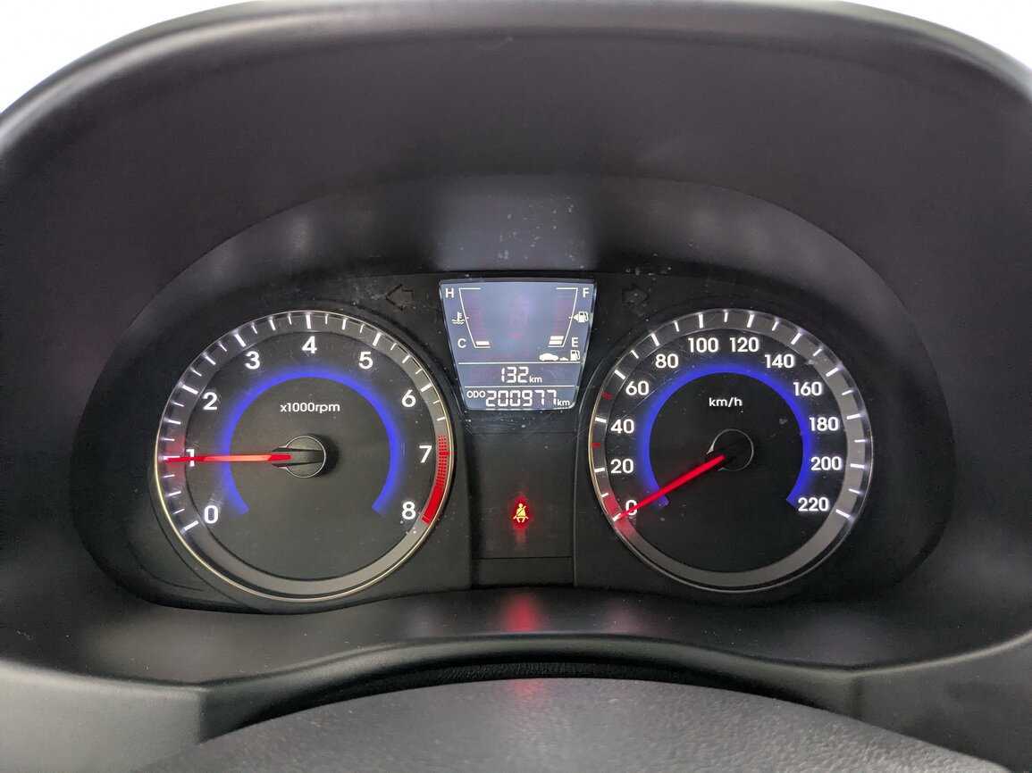 Б/У Хендай Солярис 2013 года. Фото: #13