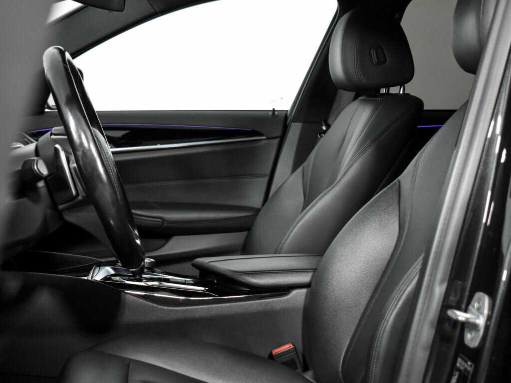 Б/У БМВ 5 серии 2018 года. Фото: #11