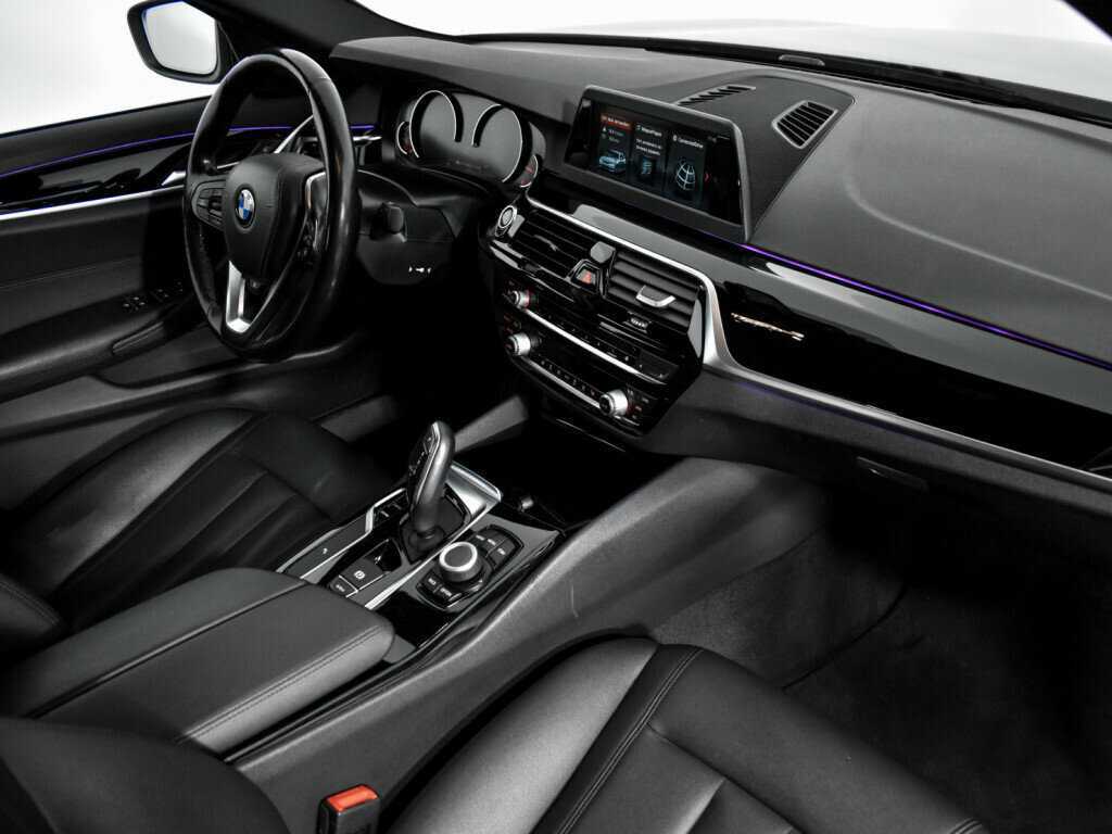 Б/У БМВ 5 серии 2018 года. Фото: #17