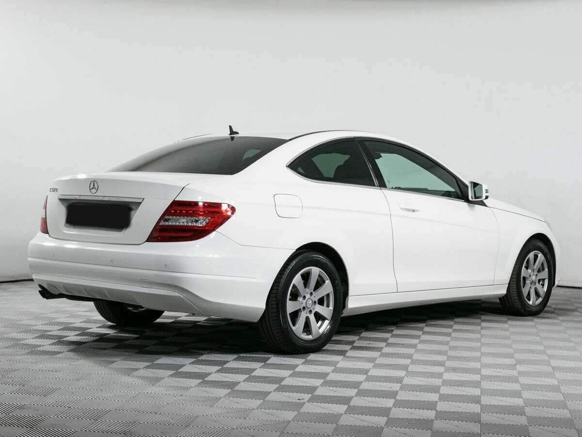Б/У Мерседес-Бенц Ц-Класс 2014 года. Фото: #3