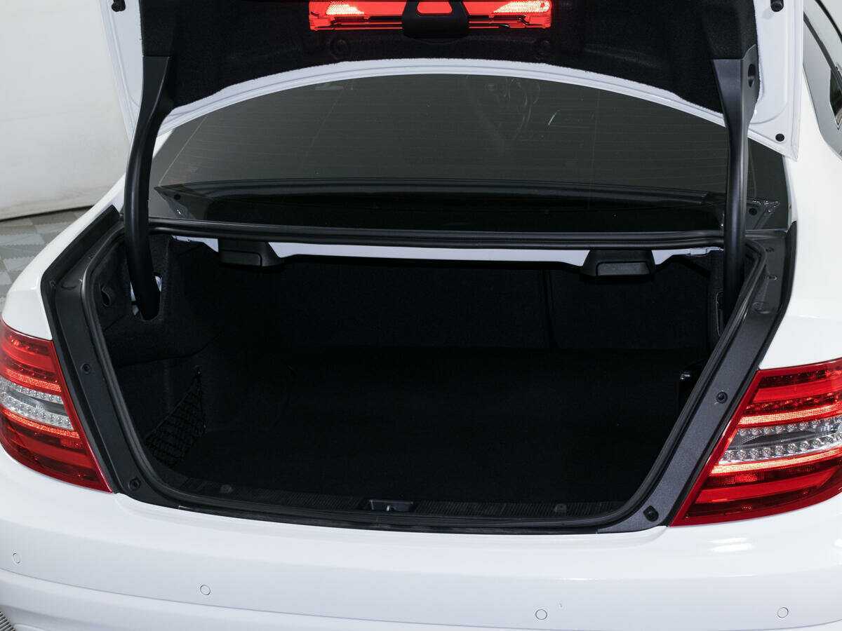 Б/У Мерседес-Бенц Ц-Класс 2014 года. Фото: #6