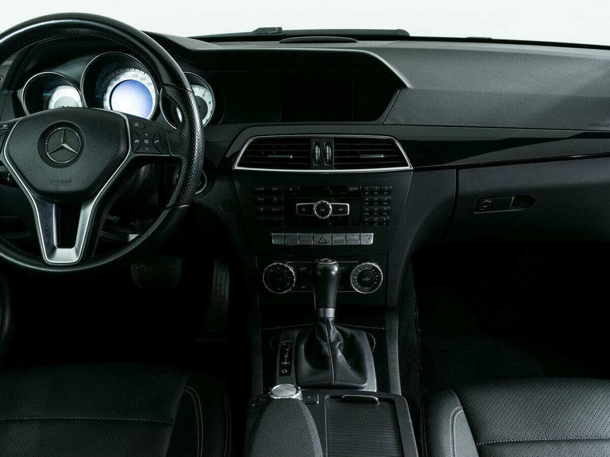 Б/У Мерседес-Бенц Ц-Класс 2014 года. Фото: #8