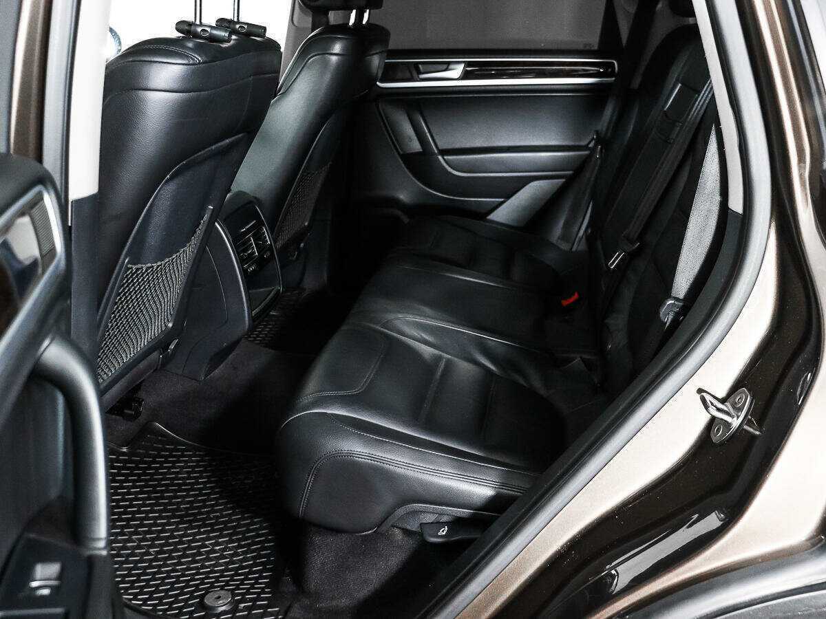 Б/У Фольксваген Туарег 2012 года. Фото: #12