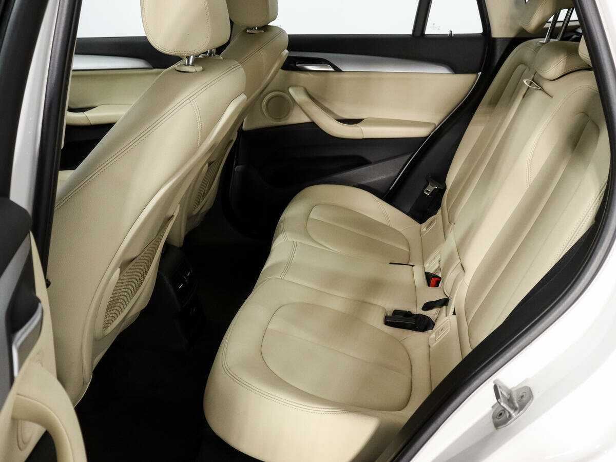 Б/У БМВ Икс1 2017 года. Фото: #9