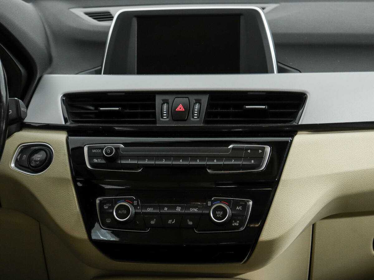 Б/У БМВ Икс1 2017 года. Фото: #10