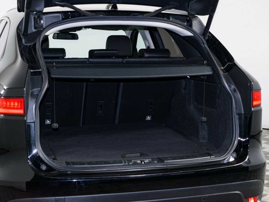 Б/У Ягуар Ф-Пэйс 2017 года. Фото: #6