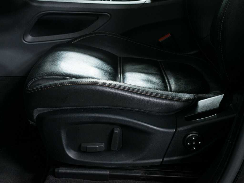 Б/У Ягуар Ф-Пэйс 2017 года. Фото: #16