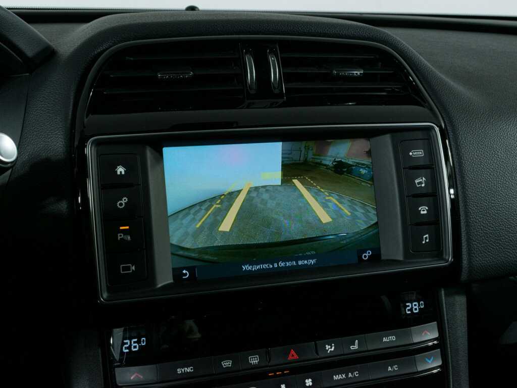 Б/У Ягуар Ф-Пэйс 2017 года. Фото: #17