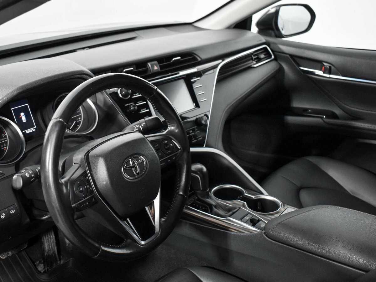 Б/У Тойота Камри 2020 года. Фото: #4