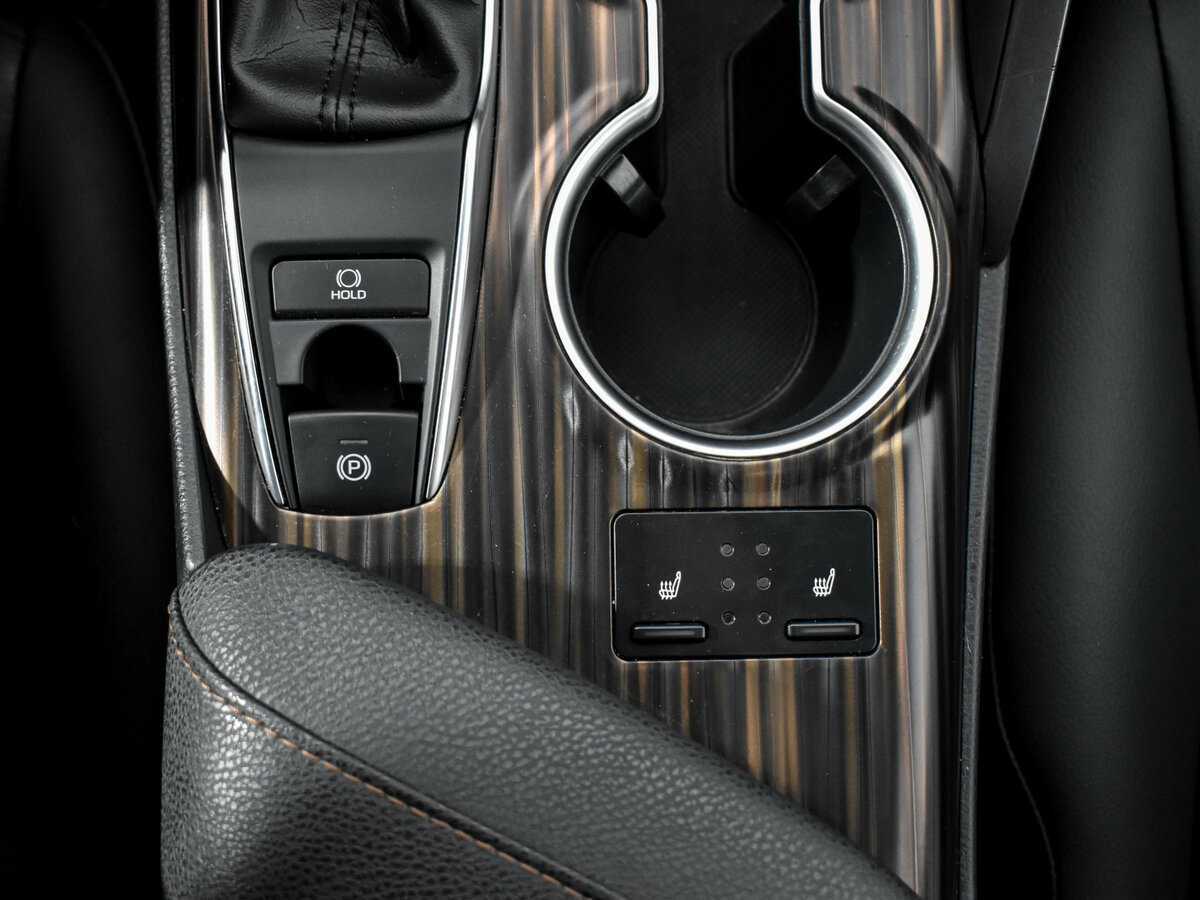 Б/У Тойота Камри 2020 года. Фото: #7