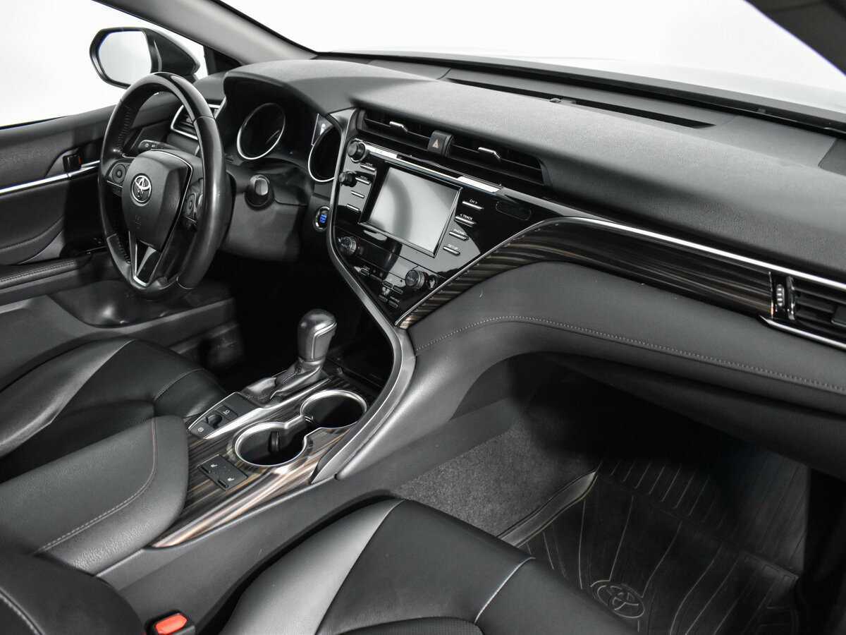 Б/У Тойота Камри 2020 года. Фото: #11