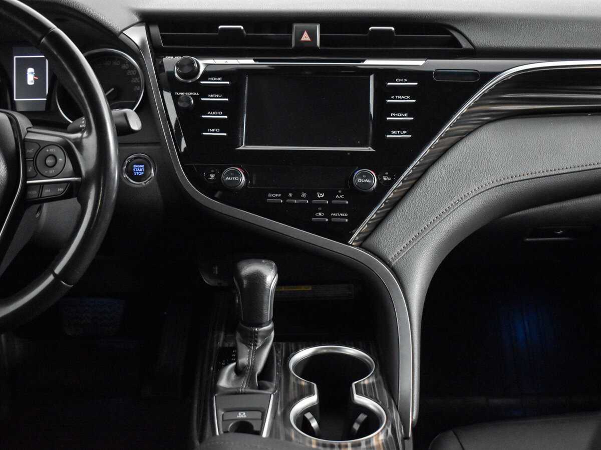 Б/У Тойота Камри 2020 года. Фото: #13