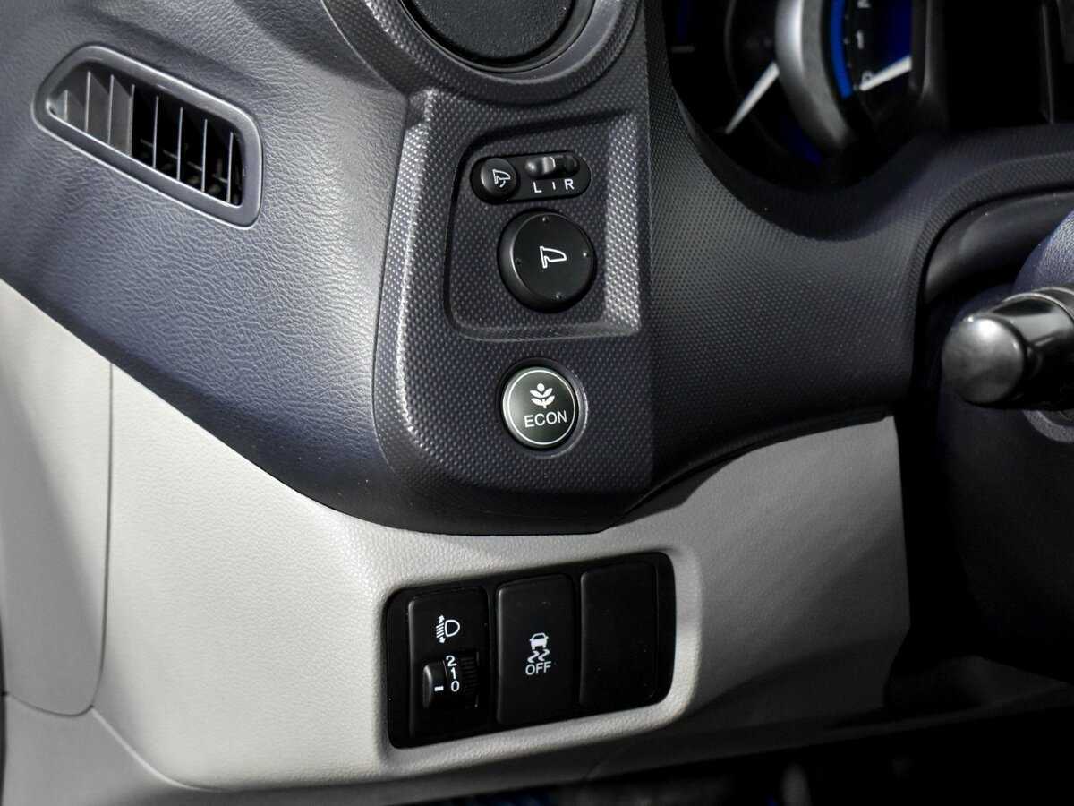 Б/У Хонда Инсайт 2010 года. Фото: #9