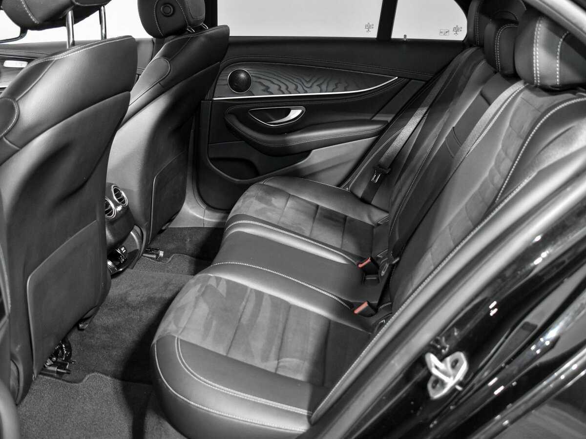 Б/У Мерседес-Бенц Е-Класс 2018 года. Фото: #7