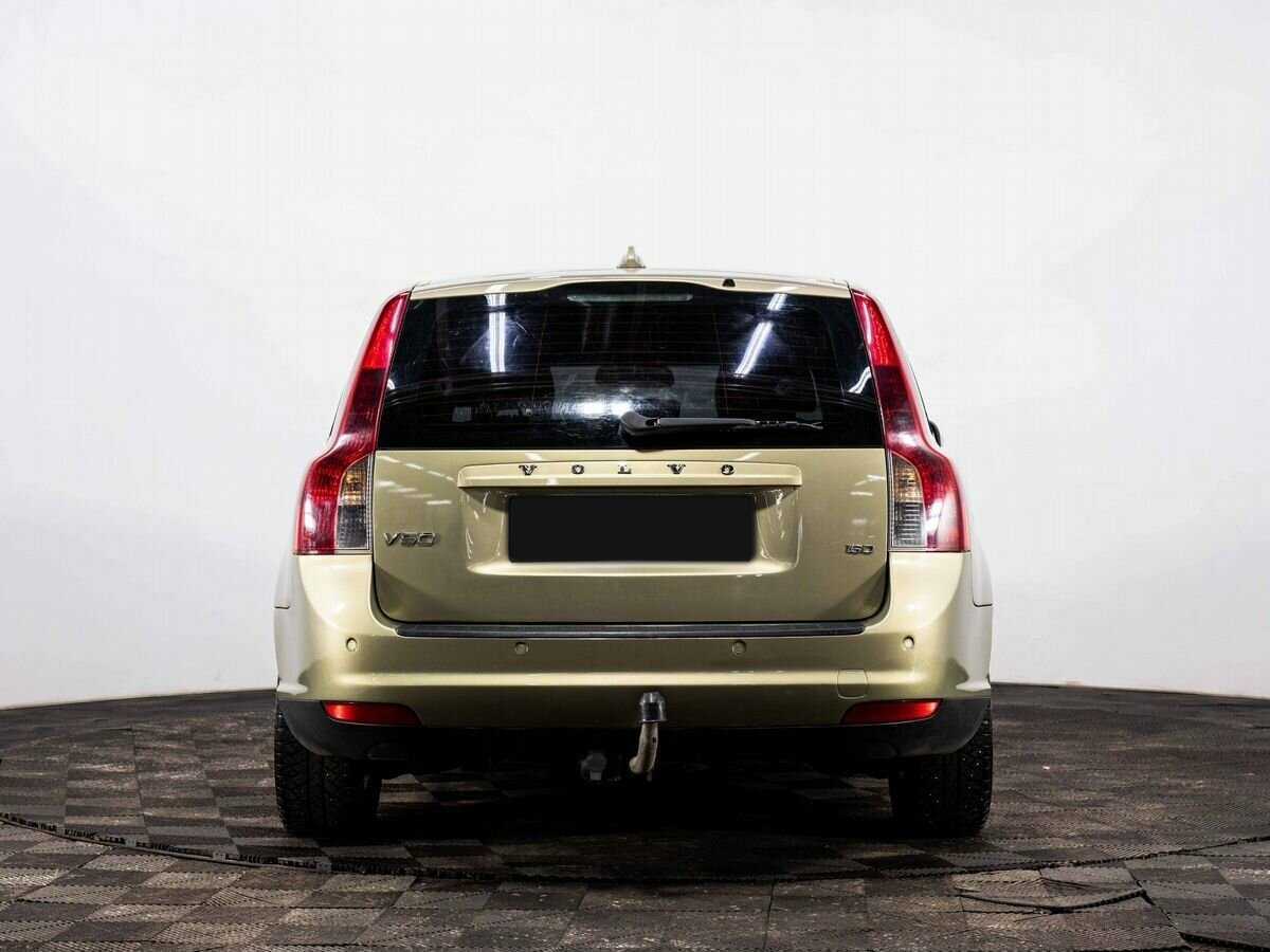 Б/У Вольво V50 2009 года. Фото: #4