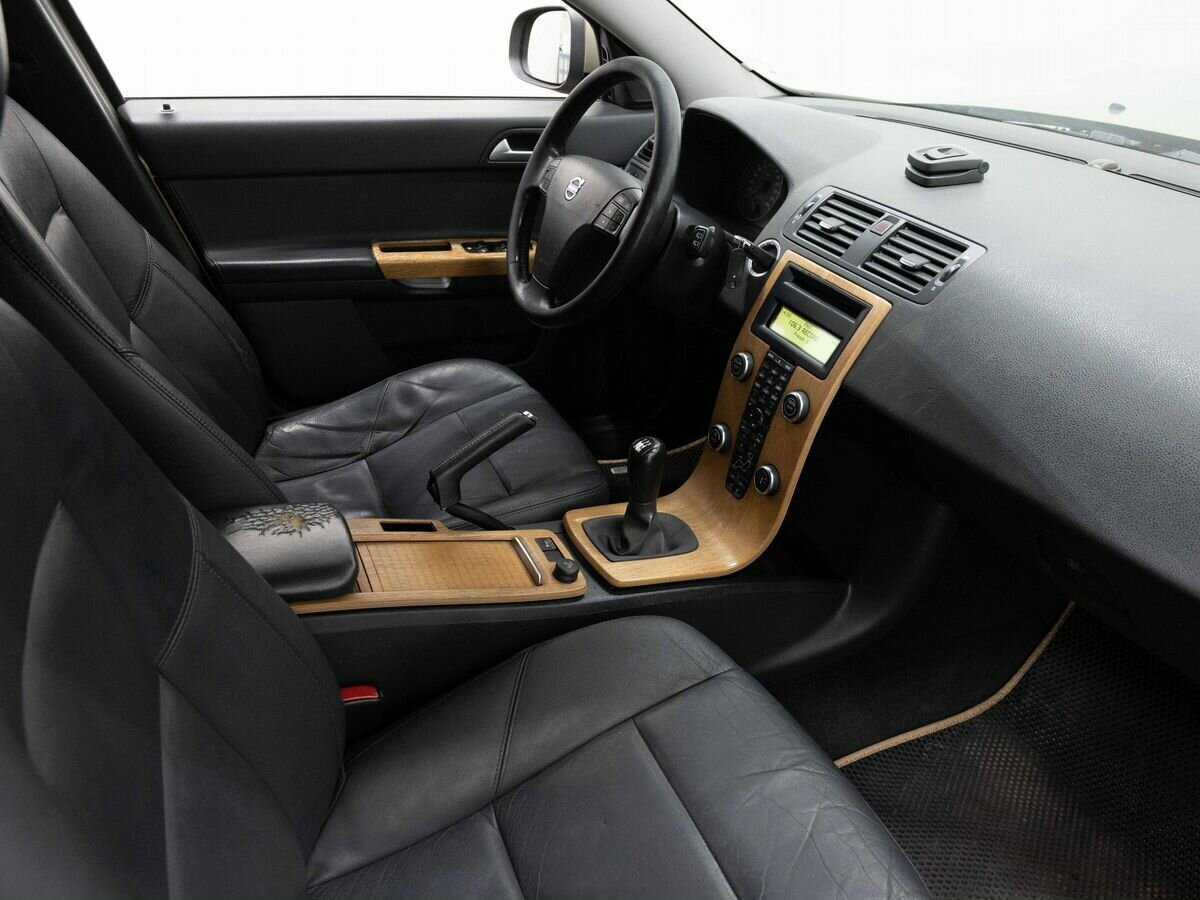 Б/У Вольво V50 2009 года. Фото: #8