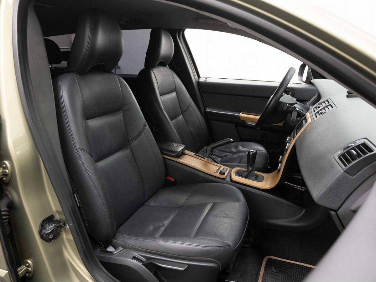 Б/У Вольво V50 2009 года. Фото: #9