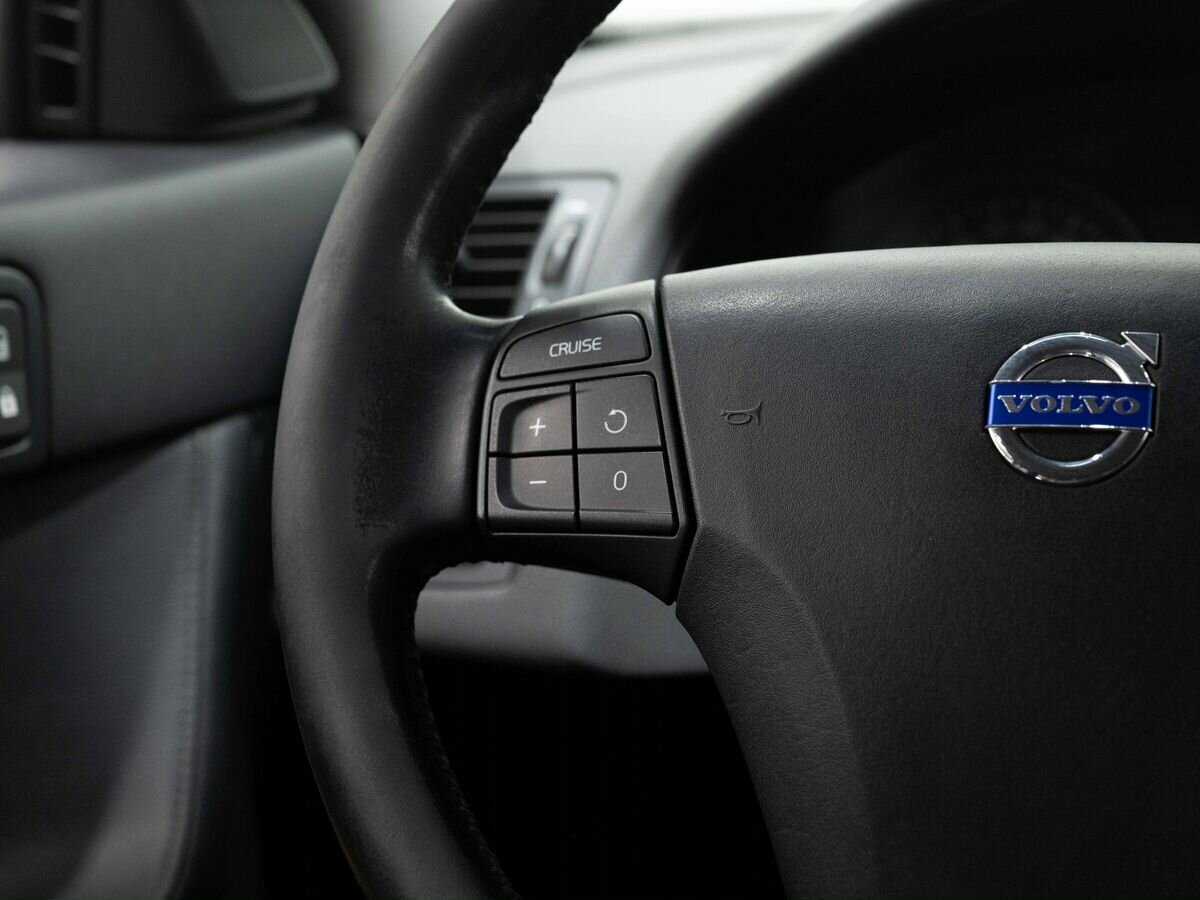 Б/У Вольво V50 2009 года. Фото: #11