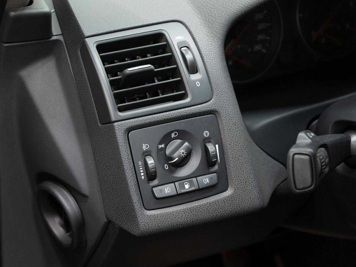 Б/У Вольво V50 2009 года. Фото: #15