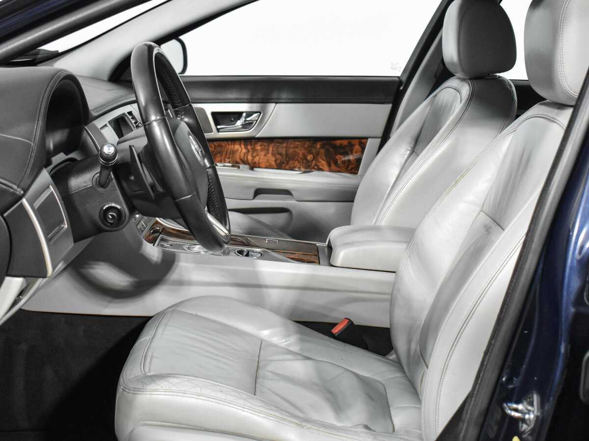 Б/У Ягуар ИксФ 2008 года. Фото: #8