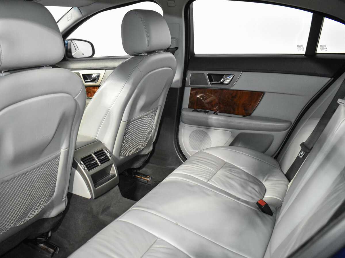 Б/У Ягуар ИксФ 2008 года. Фото: #9