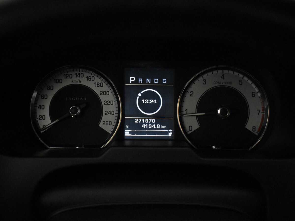 Б/У Ягуар ИксФ 2008 года. Фото: #17