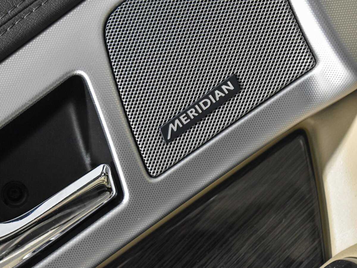 Б/У Ягуар ИксФ 2014 года. Фото: #8