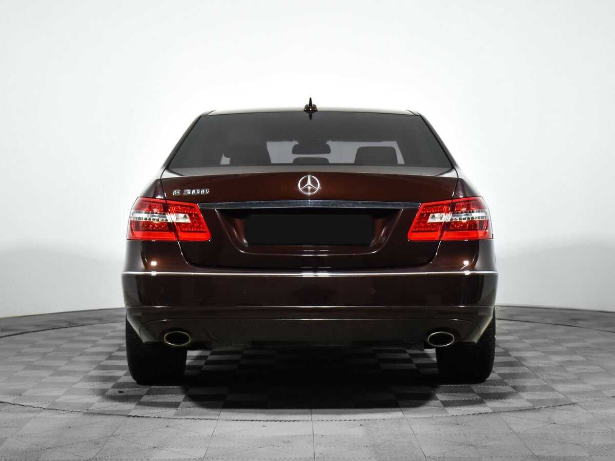 Б/У Мерседес-Бенц Е-Класс 2010 года. Фото: #4