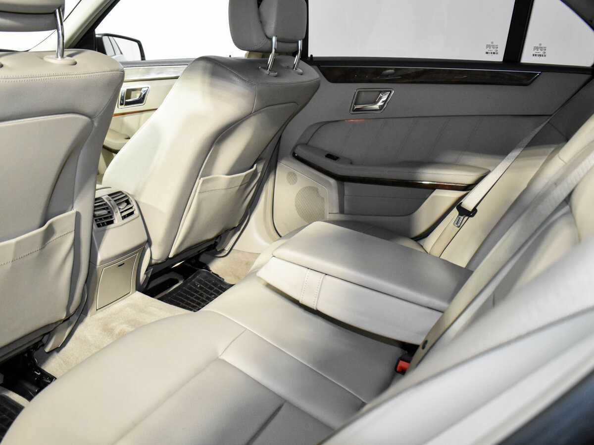 Б/У Мерседес-Бенц Е-Класс 2010 года. Фото: #10