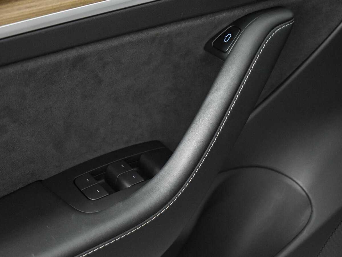 Б/У Тесла Модел 3 2023 года. Фото: #9