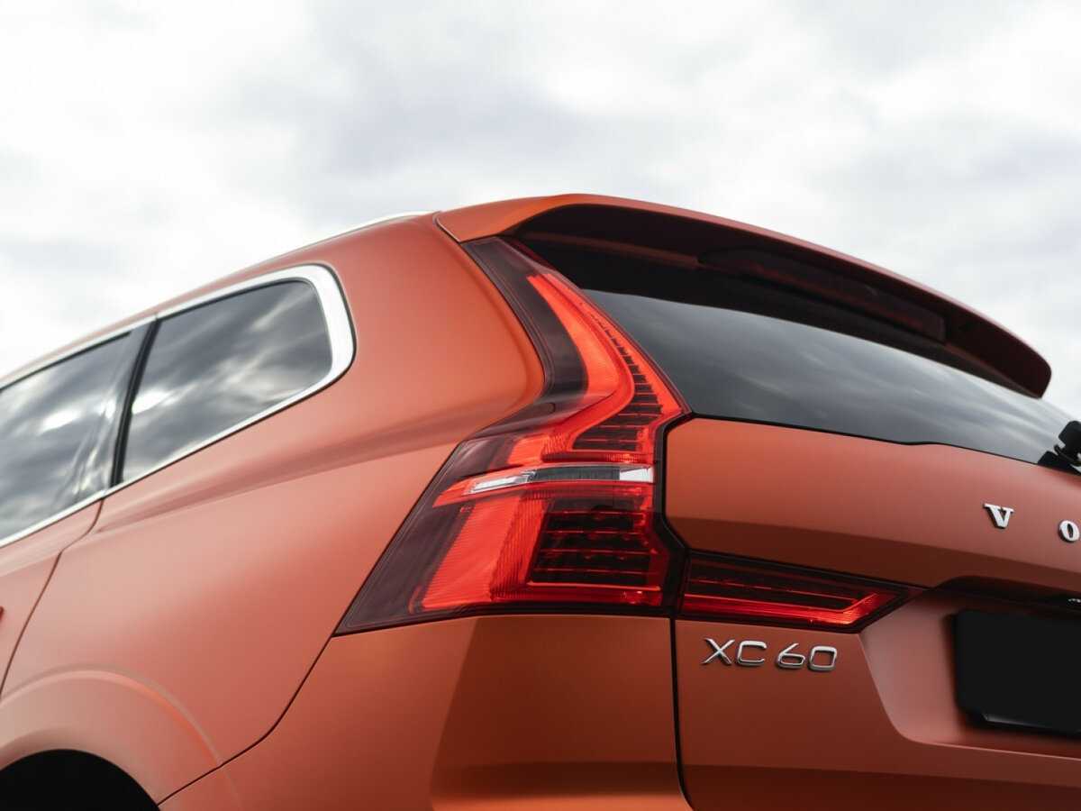 Б/У Вольво ИксЦ60 2019 года. Фото: #9