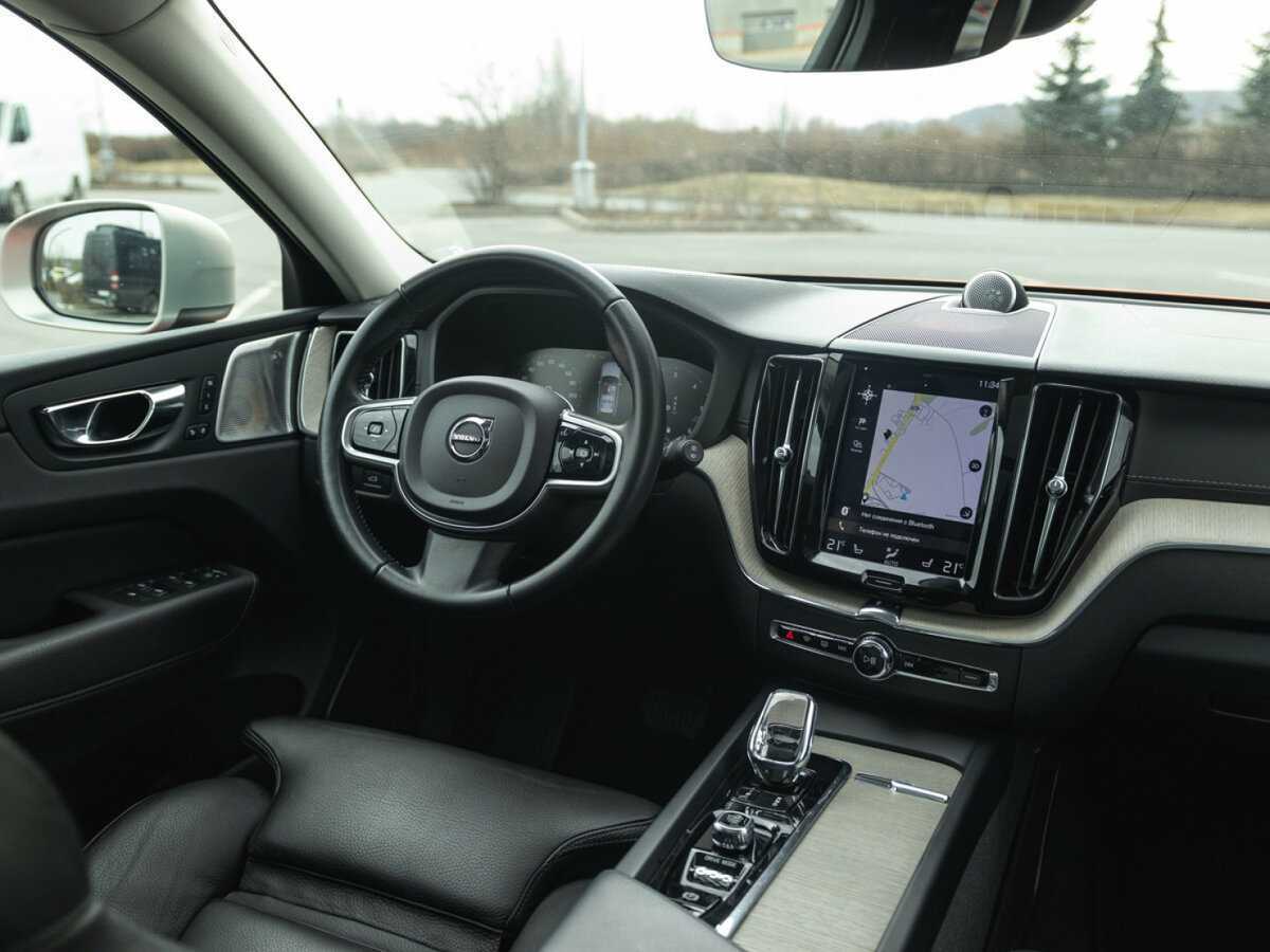 Б/У Вольво ИксЦ60 2019 года. Фото: #10