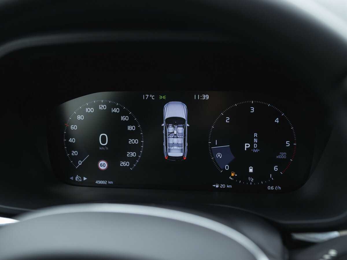 Б/У Вольво ИксЦ60 2019 года. Фото: #21