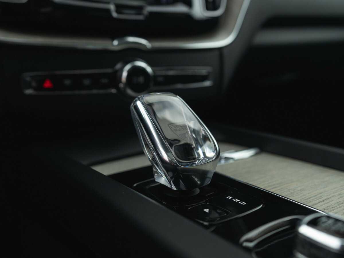 Б/У Вольво ИксЦ60 2019 года. Фото: #24