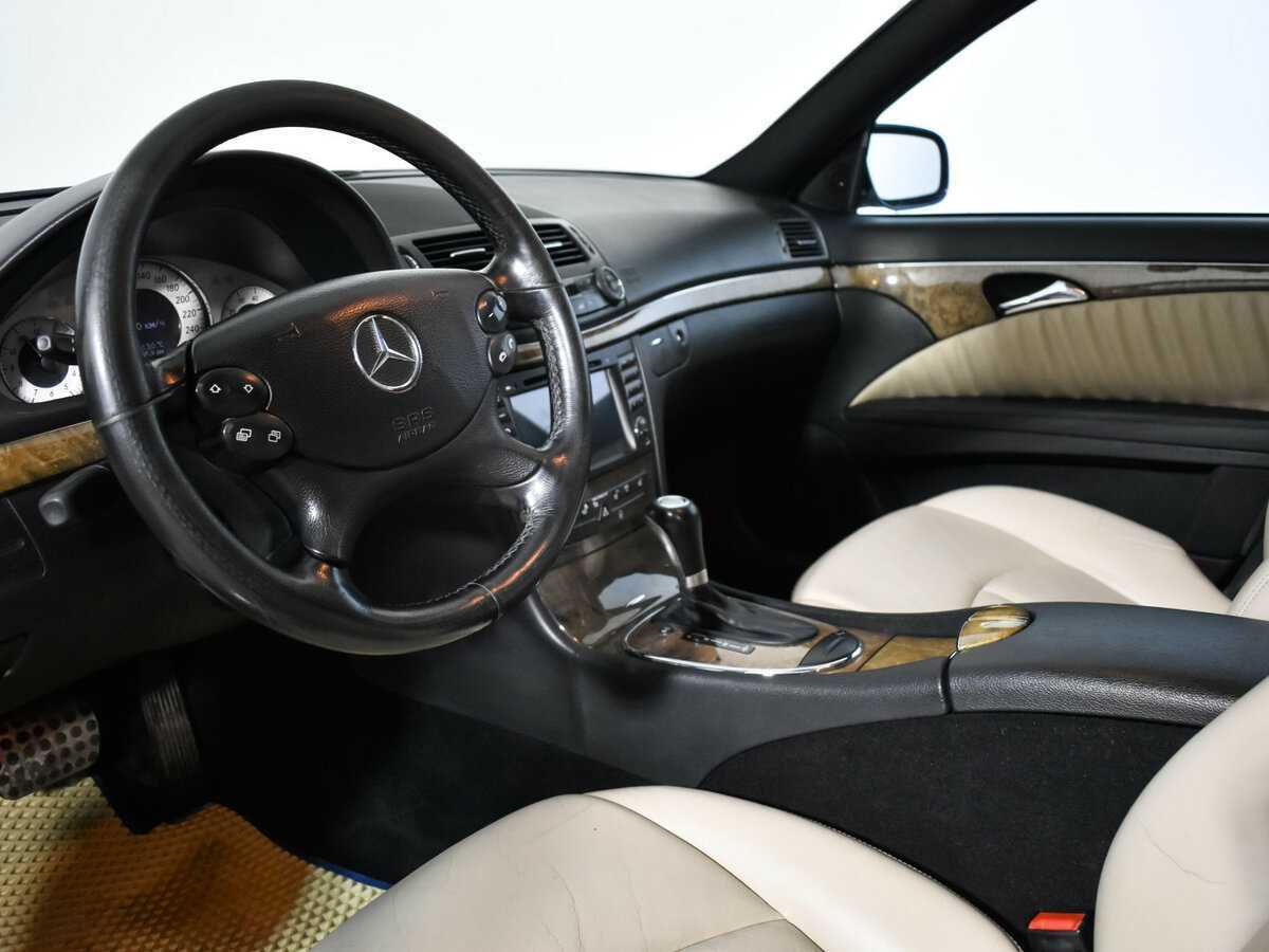 Б/У Мерседес-Бенц Е-Класс 2008 года. Фото: #12